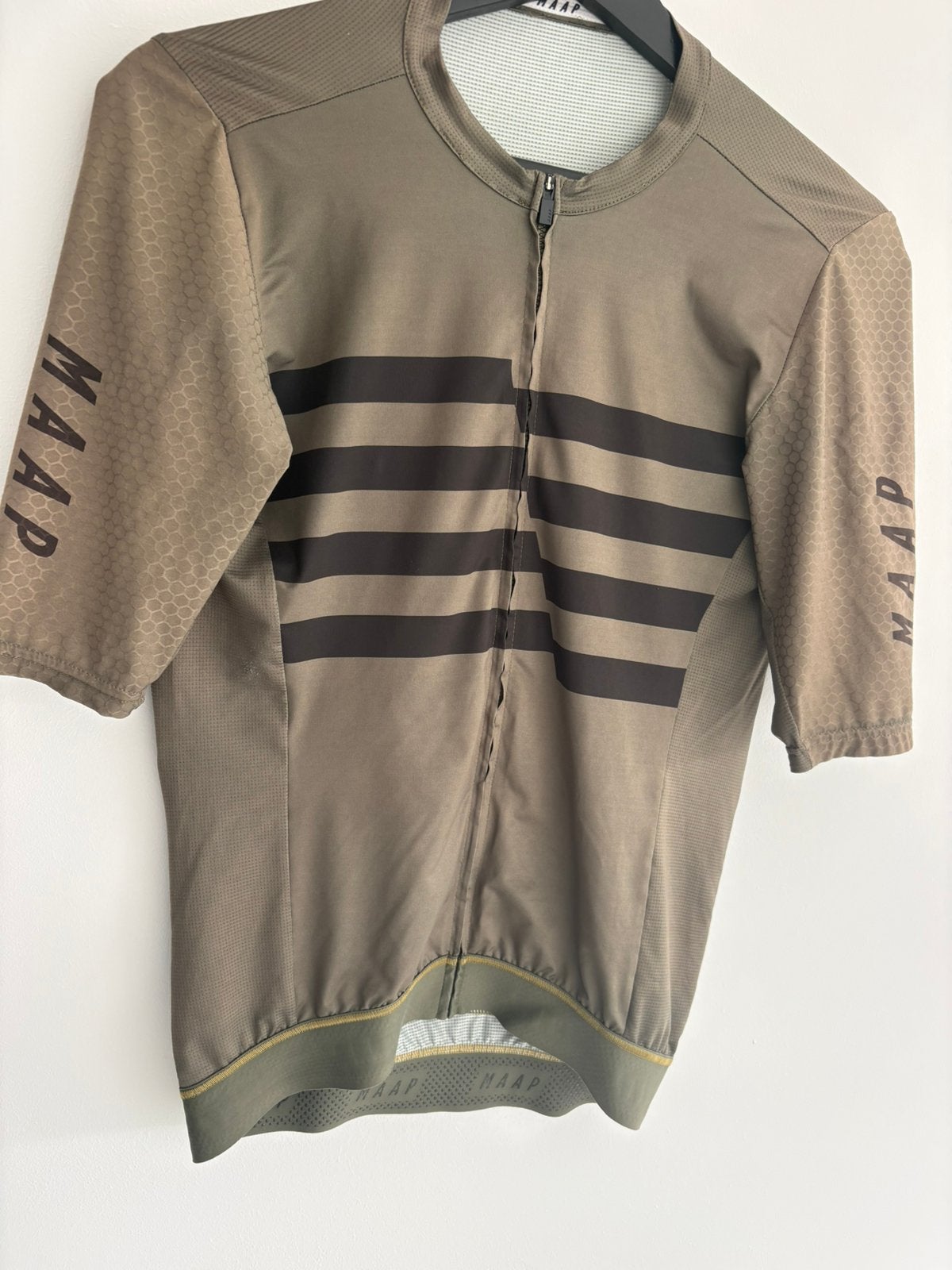 MAAP Eblem Pro Hex Jersey – Light Olive – Maat M, Gebruikt, Ophalen of Verzenden, Maap, Bovenkleding