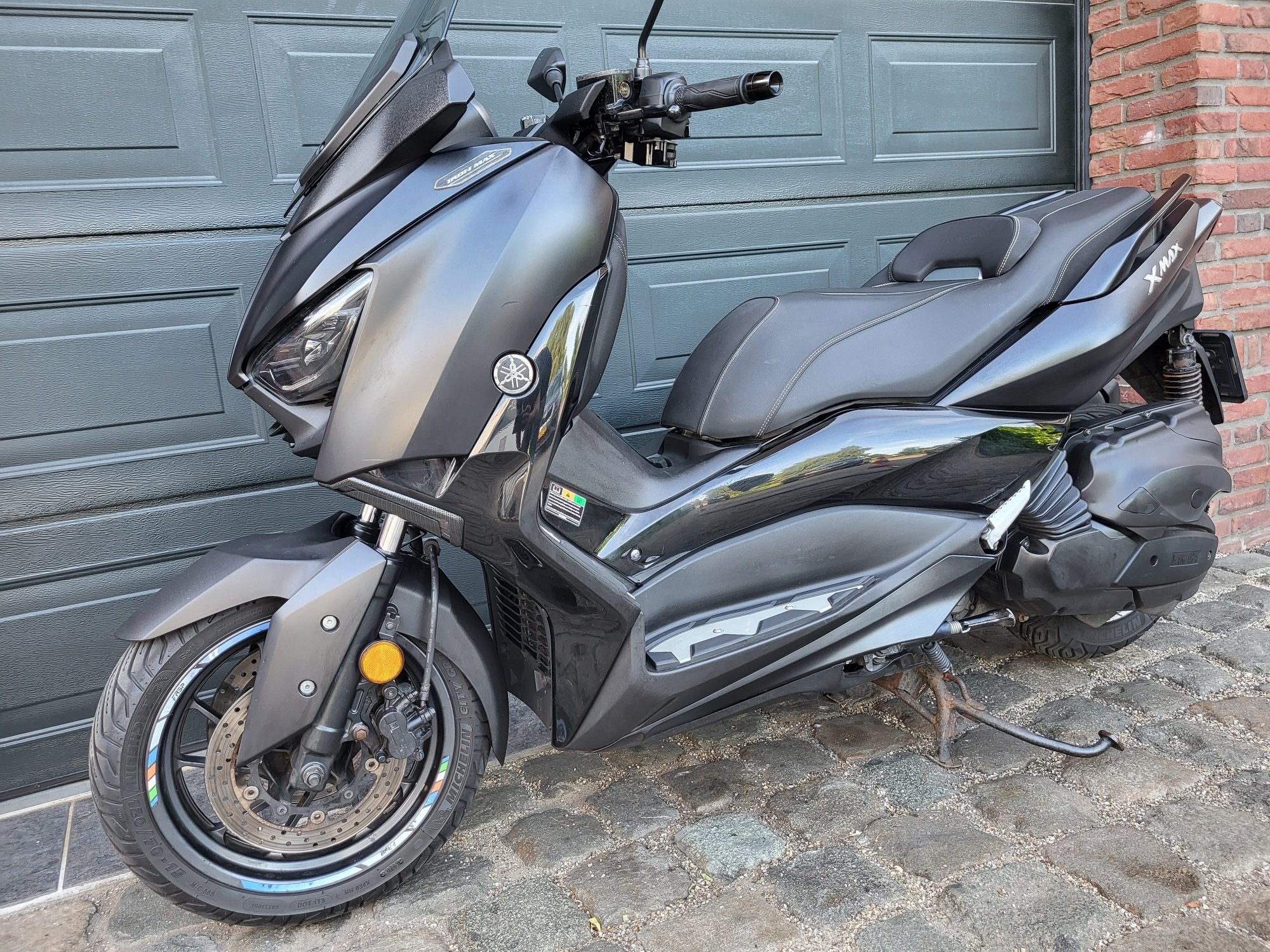 Yamaha X-Max 400 IRON Keyless NL-Motor (bj 2019), Motoren, 395 cc, Bedrijf, 12 t/m 35 kW, LED Verlichting