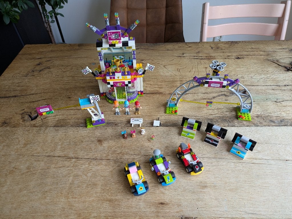 LEGO friends 41352 De grote racedag, Ophalen of Verzenden, Gebruikt, Lego