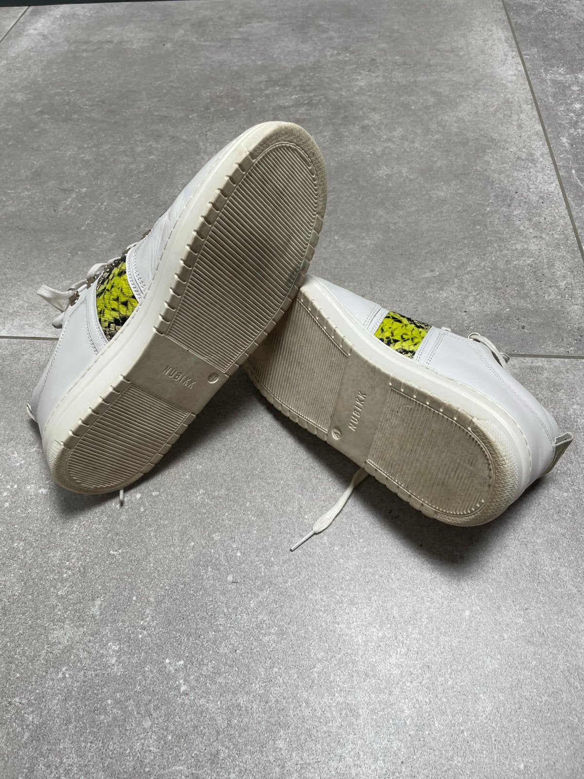 Nubikk sneakers maat 41 - Wit met neon geel accent, Verzenden, Gedragen, Wit, Sneakers of Gympen