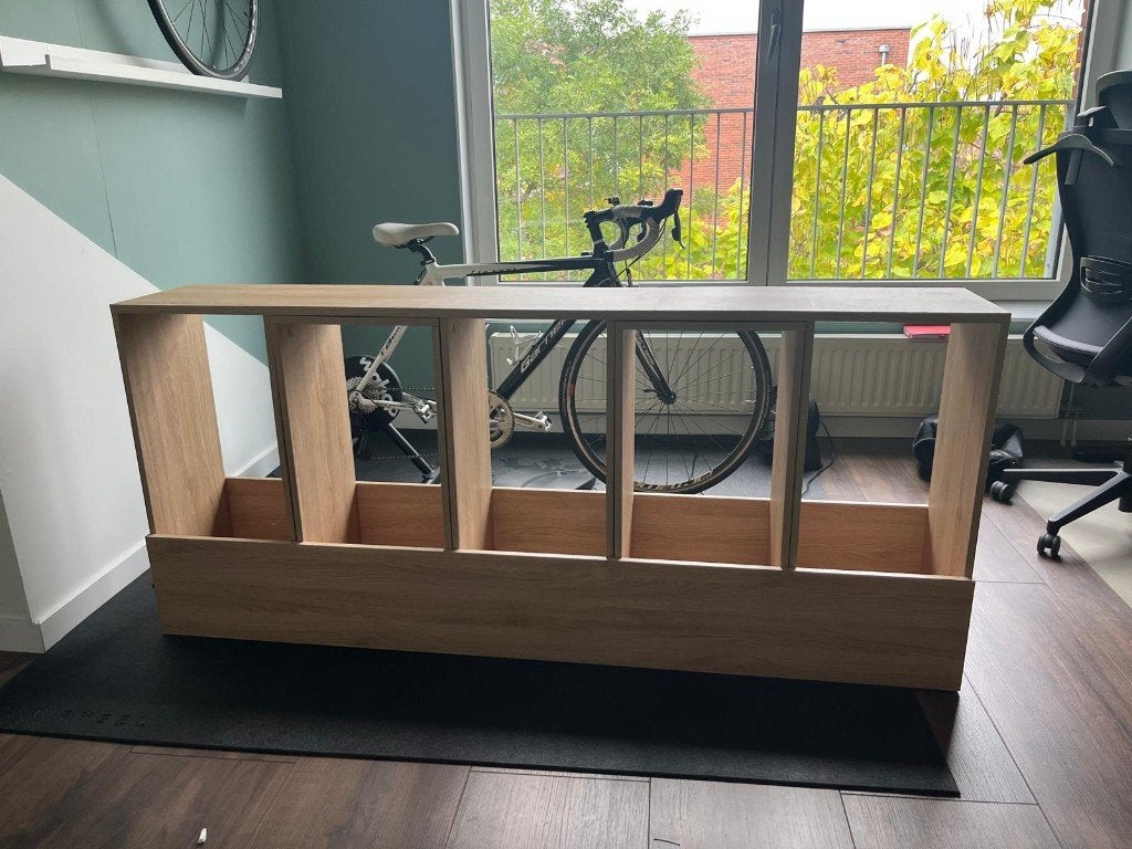 Uitschuifbare kast van eikenfineer - Roomdivider, Ophalen, Met plank(en), Gebruikt, 100 tot 150 cm