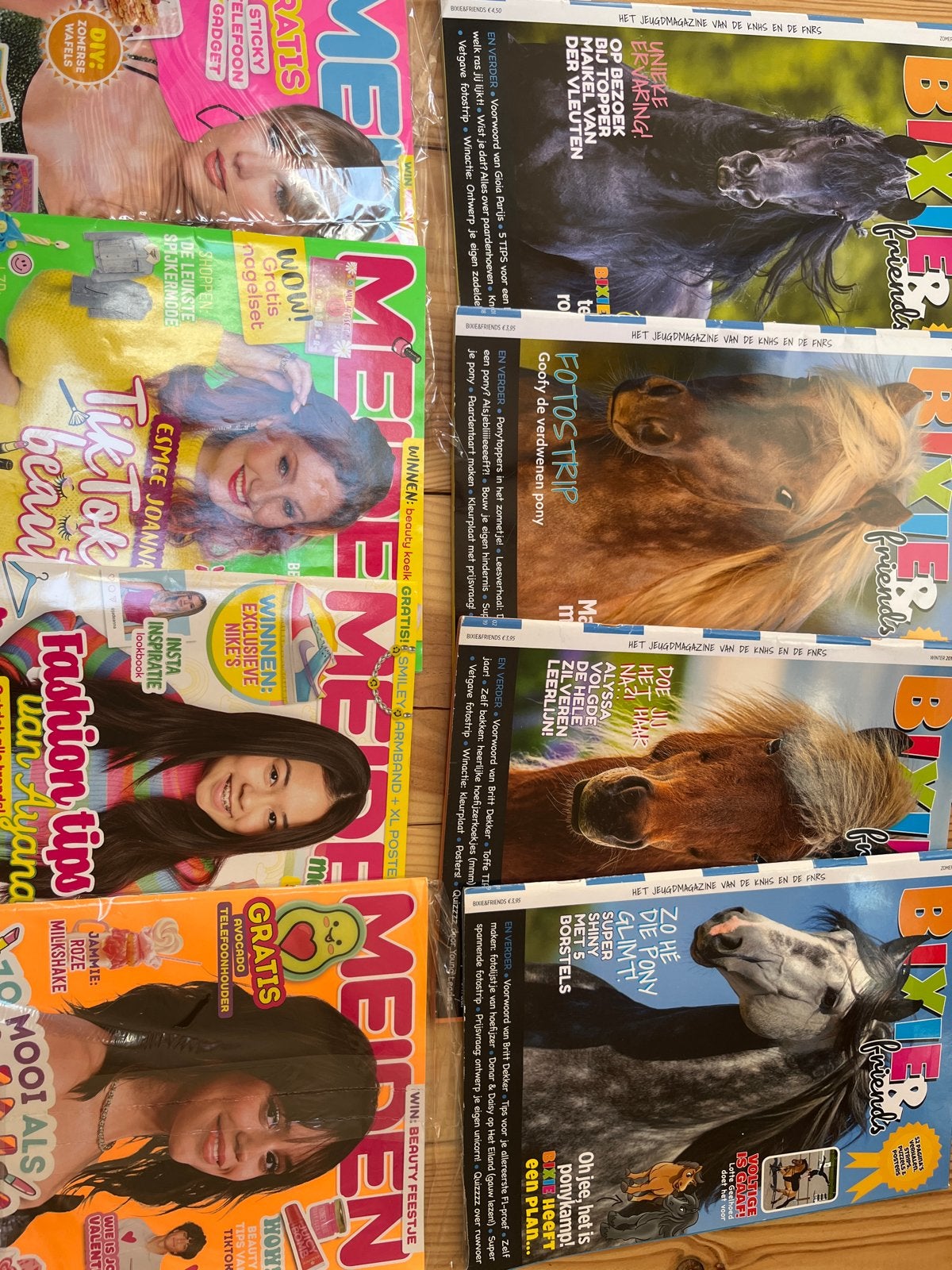 10 magazines: Meiden en Bixie & Friends, Boeken, Verzenden, Zo goed als nieuw, Damesbladen
