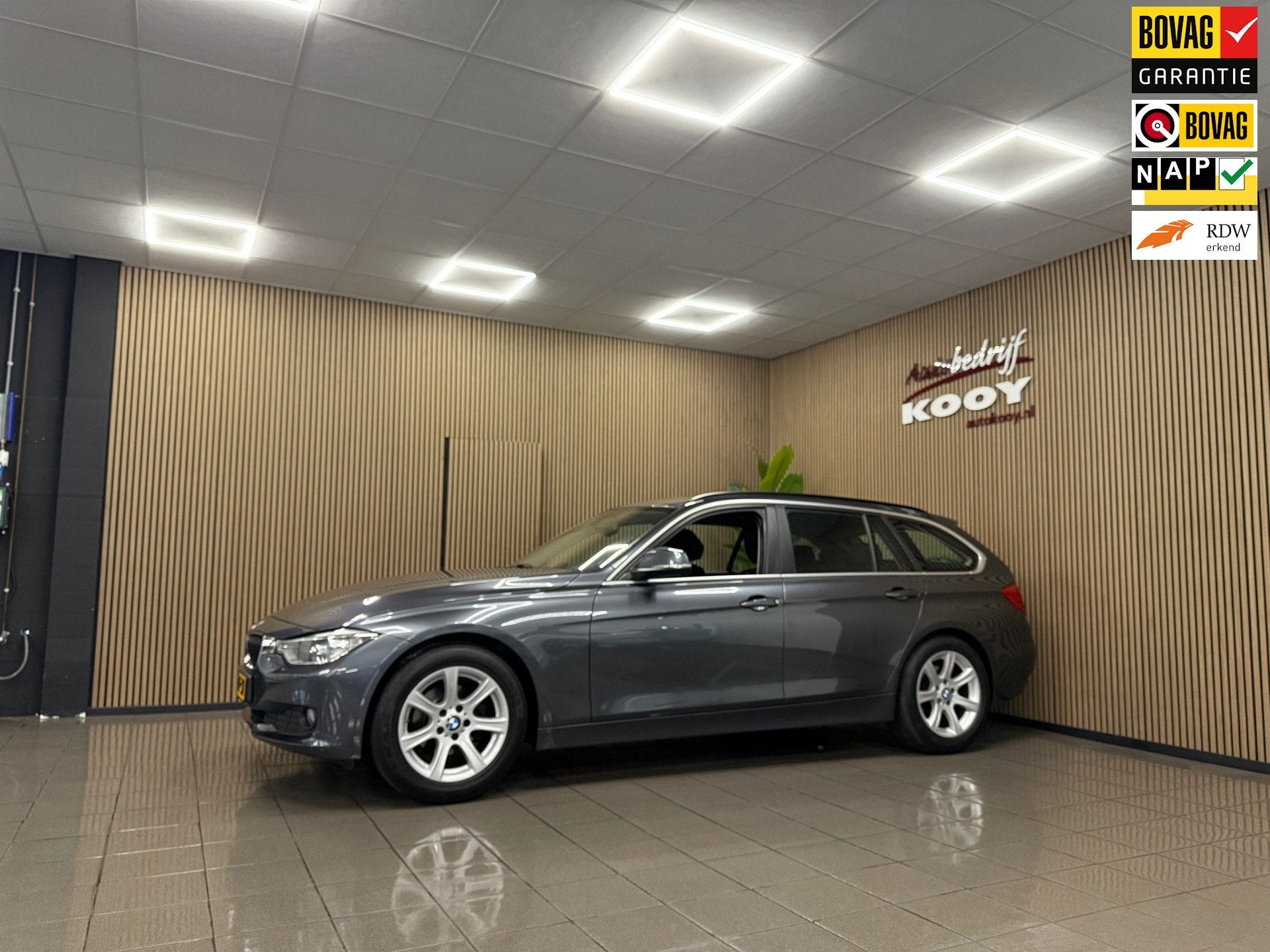 BMW 3-serie Touring 316i Executive * Automaat / Trekhaak / N, Automaat, Gebruikt, Euro 6, 4 cilinders