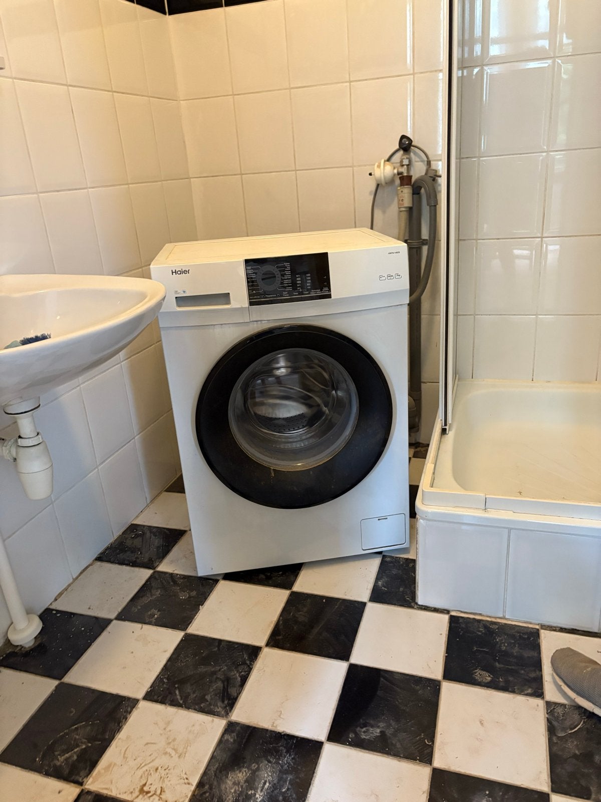 Haier Wasmachine - Zo goed als nieuw, Ophalen of Verzenden, Zo goed als nieuw, Voorlader, 85 tot 90 cm