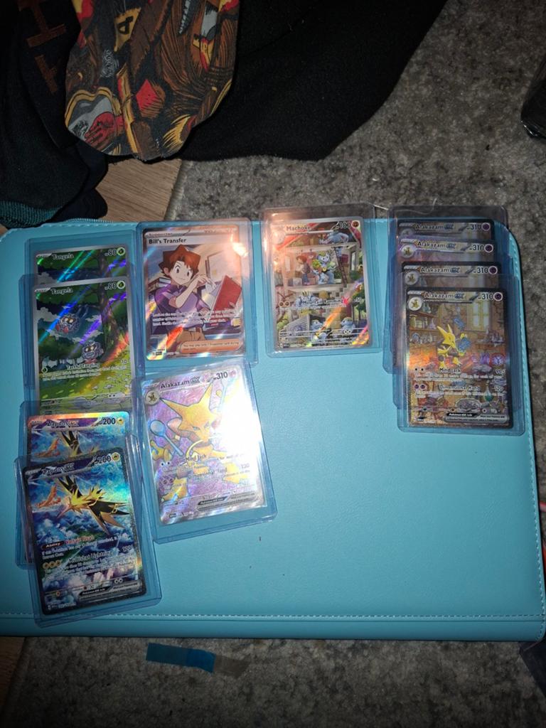 Pokémon 151 Hits - Full Art & Holo Collectie, Ophalen of Verzenden, Zo goed als nieuw, Meerdere kaarten, Foil