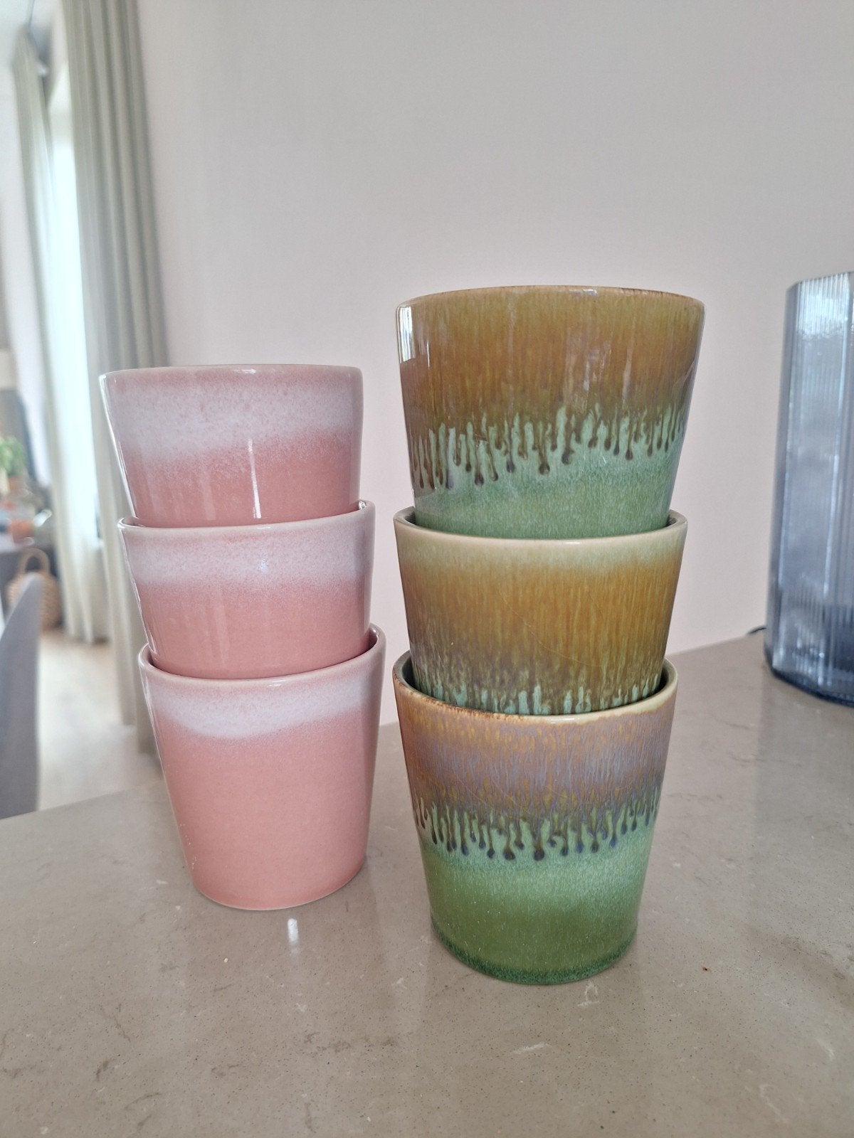 Set van 6 keramische kopjes - roze en groen  Xenos Roots, Ophalen, Steen/keramiek, Overige merken, Groen