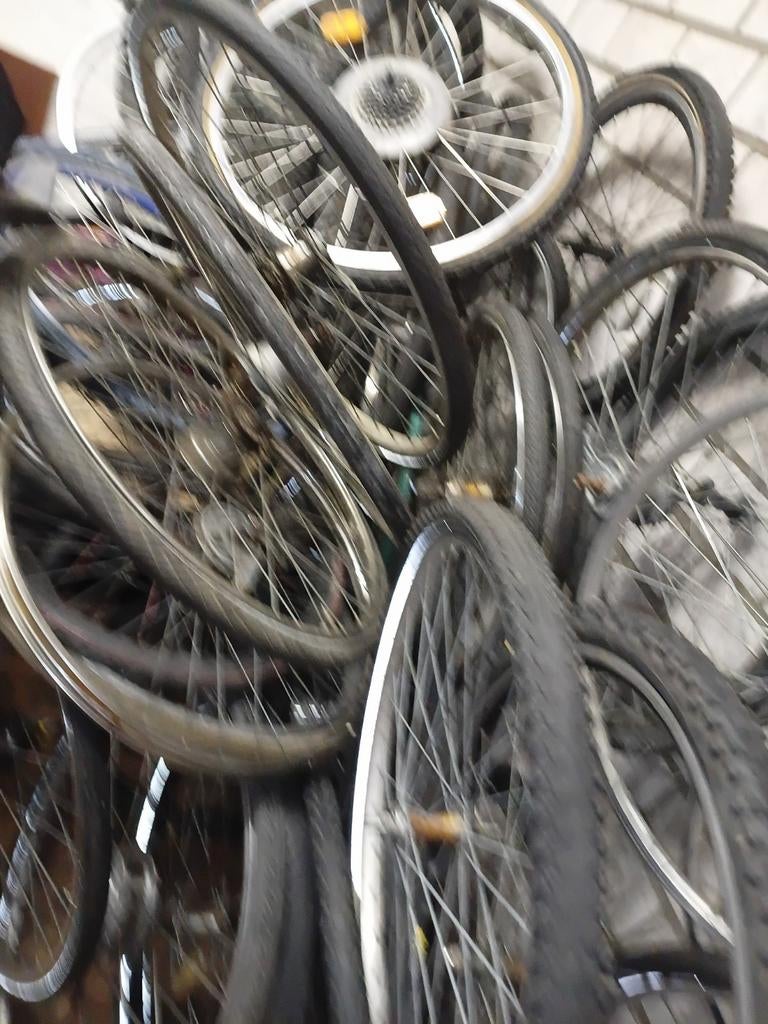 Fiets wielen verschillende maten voor en achter, Ophalen of Verzenden