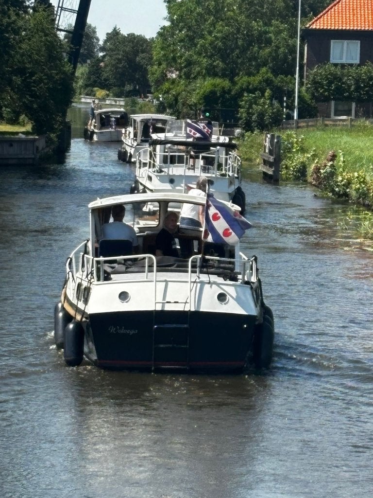 Foto 11 van Last minute! Motorkruiser, boot huren. Bootverhuur Friesland