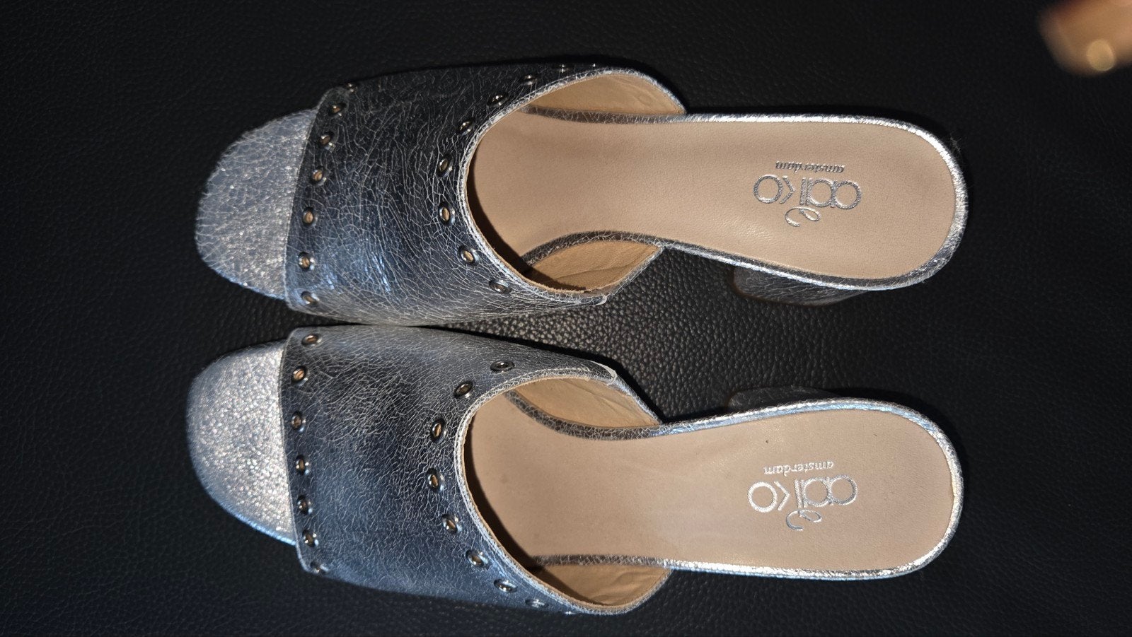Zilverkleurige muiltjes van Catko Amsterdam, maat 40, Overige kleuren, Zo goed als nieuw, Catko Amsterdam, Sandalen of Muiltjes