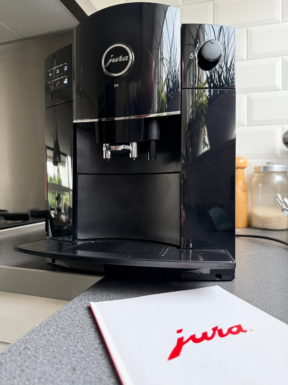 Nieuwe Jura D4 volautomatische Espressomachine, Ophalen of Verzenden, Zo goed als nieuw, Koffiemachine, Afneembaar waterreservoir