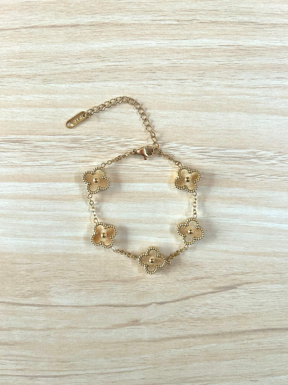 Klaver armband sieraden goud en zilver, Ophalen of Verzenden, Nieuw, Goud, Staal