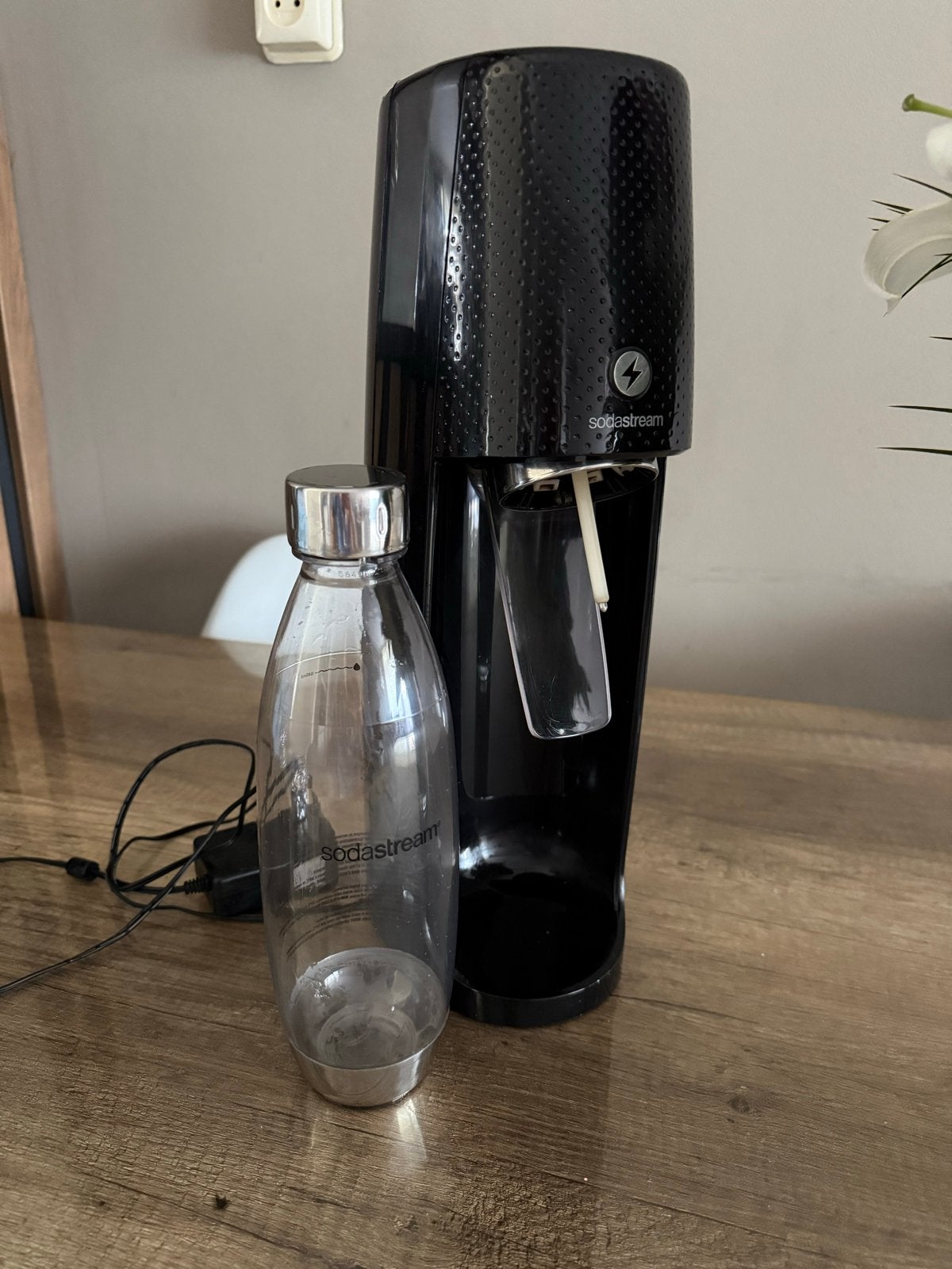 Sodastream bruiswatermaker met fles, Ophalen, Gebruikt