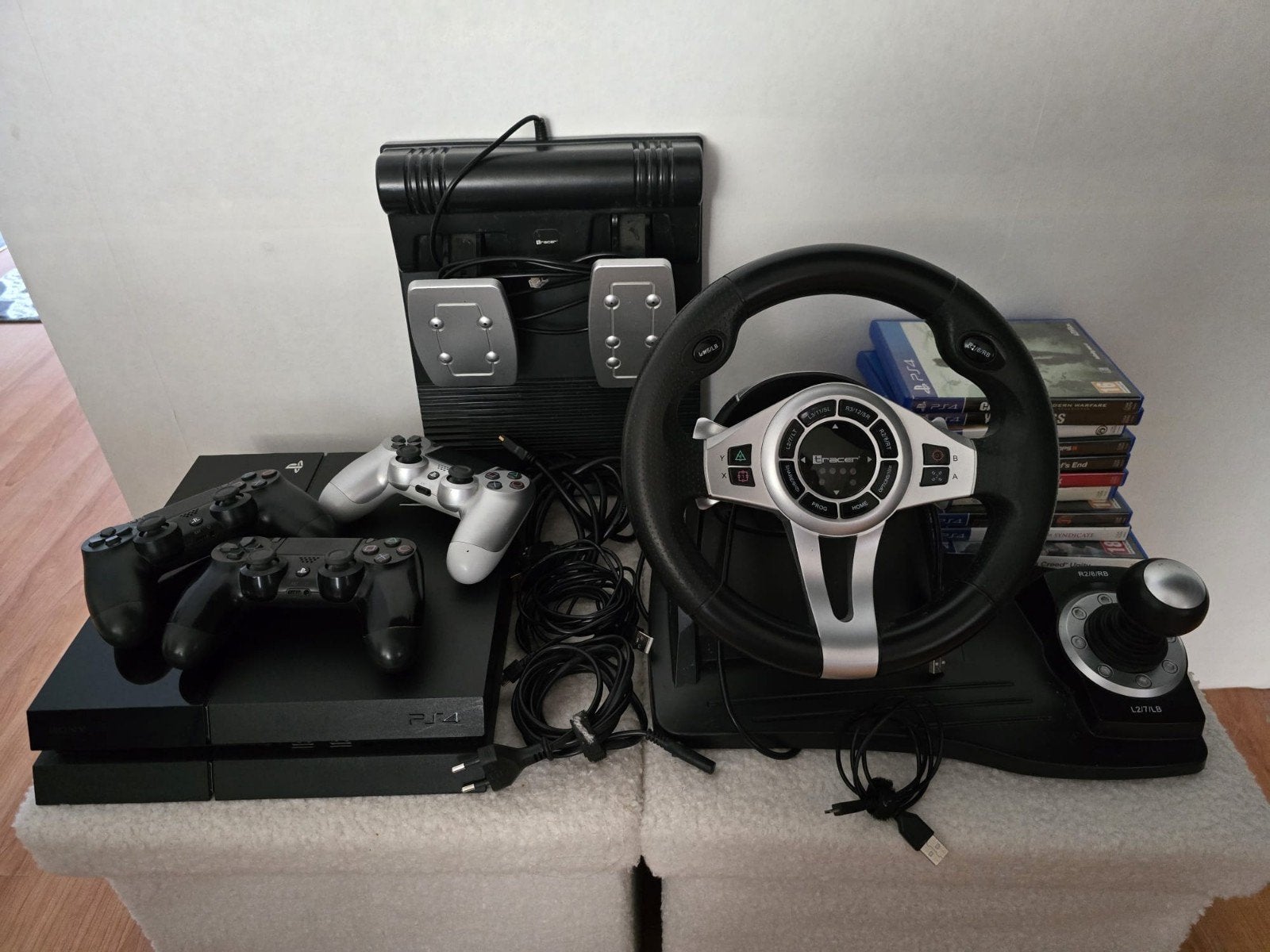 PlayStation 4 500 GB met 3 controllers, stuur en games, Ophalen, Zo goed als nieuw, Original, Met 3 controllers of meer