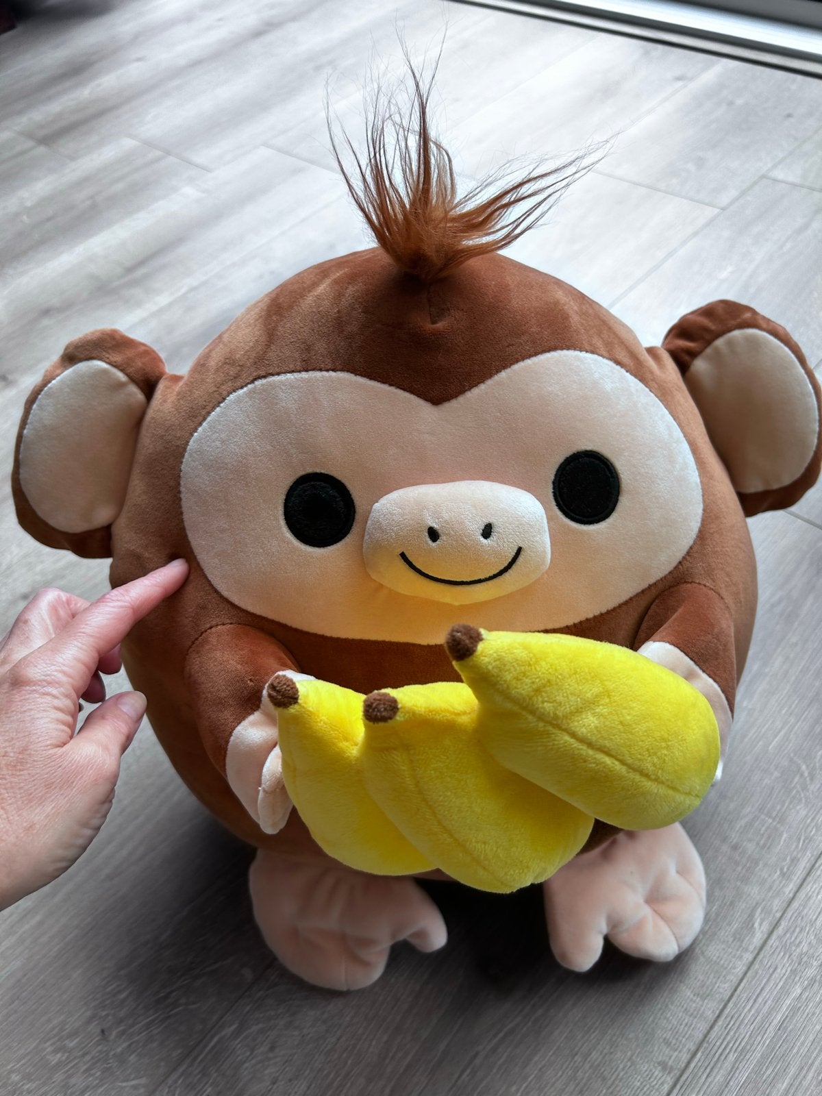 Squishmallow aap knuffel met bananen, Ophalen of Verzenden, Zo goed als nieuw, Middelgroot (20 tot 80 cm), Aap