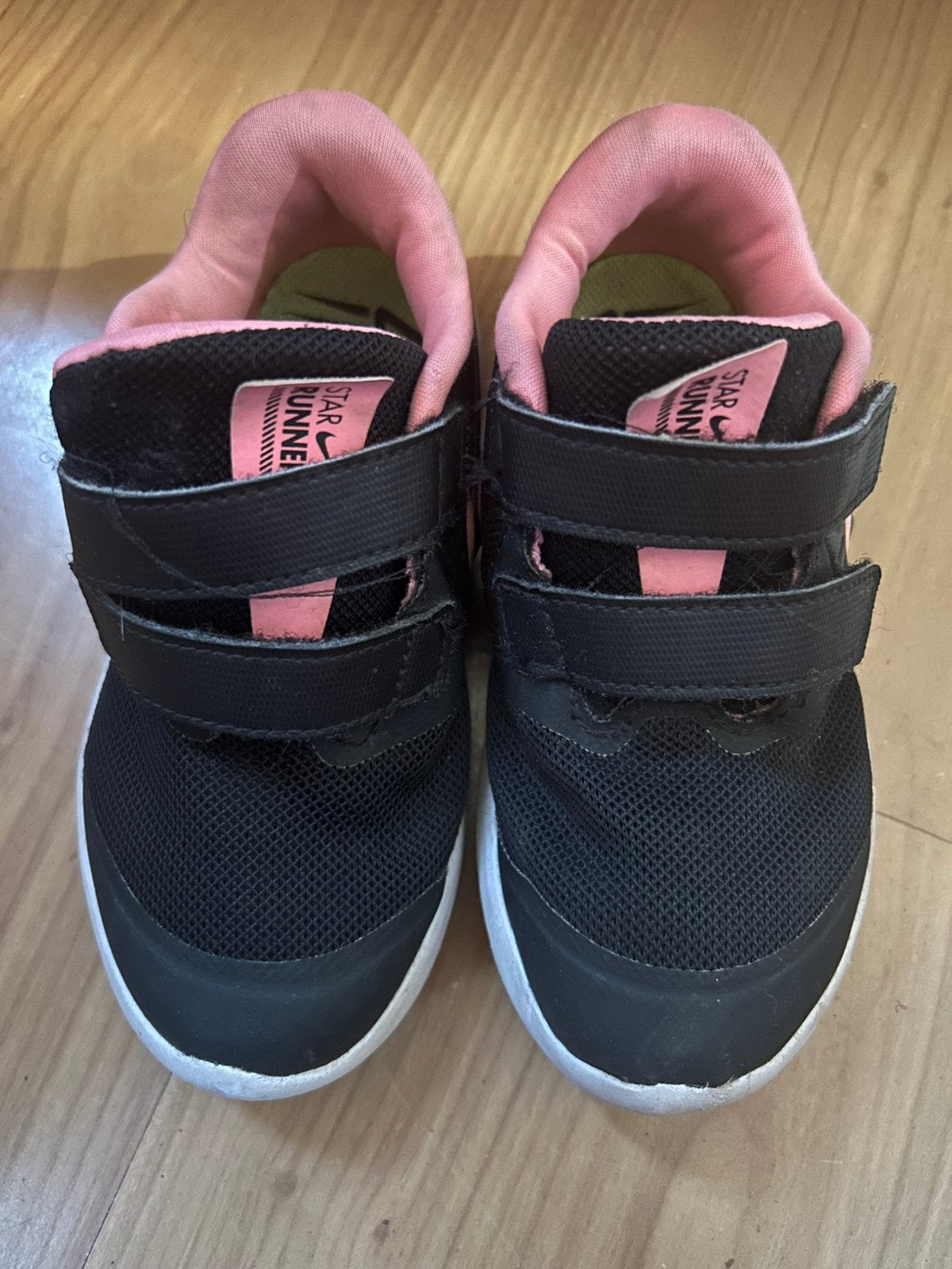 Nike schoenen maat 26, Meisje, Ophalen of Verzenden, Gebruikt, Schoentjes