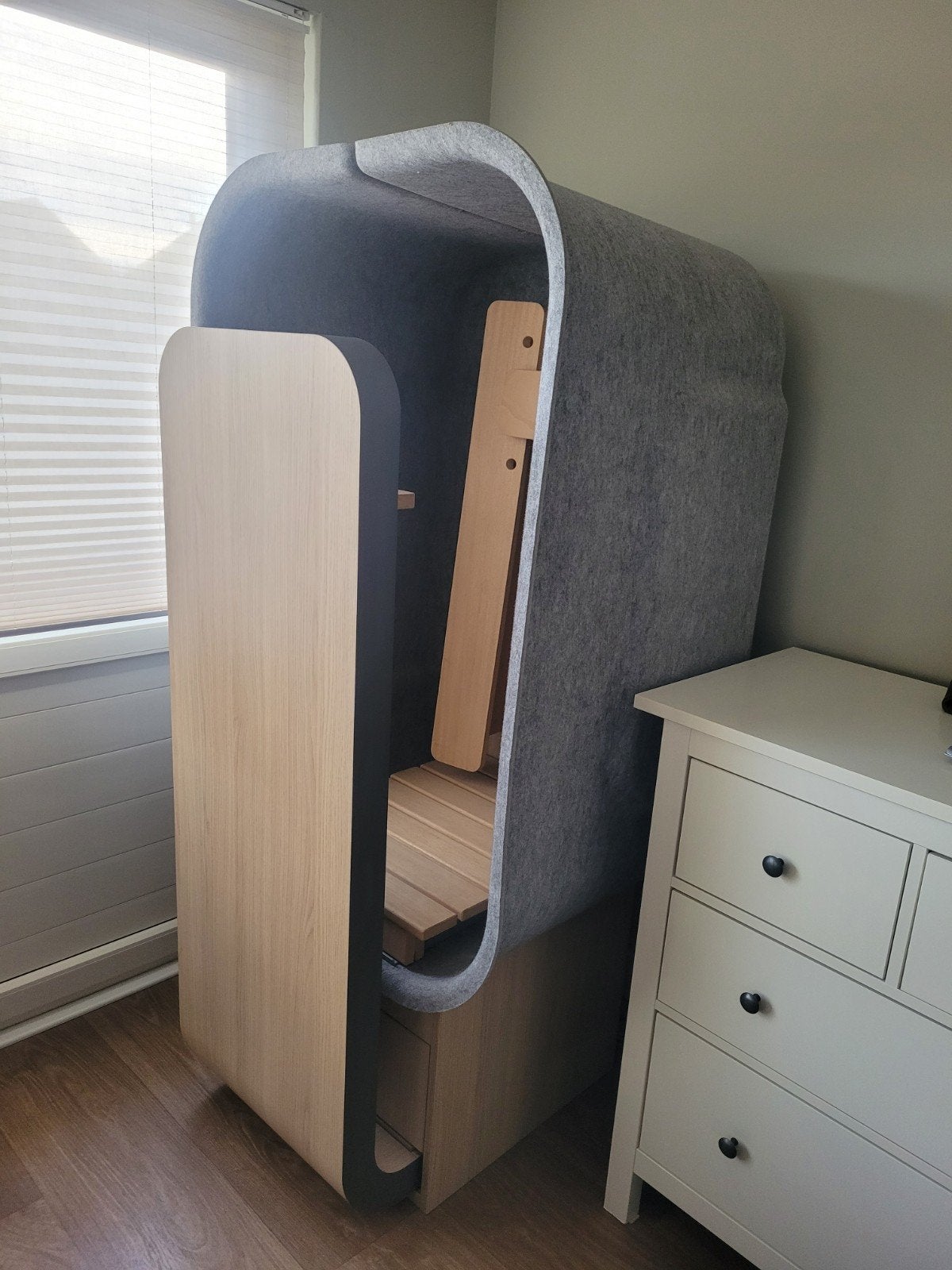 HUGSEAT Infrarood Stoel (1m2), Ophalen, Zo goed als nieuw, Infrarood, Complete sauna