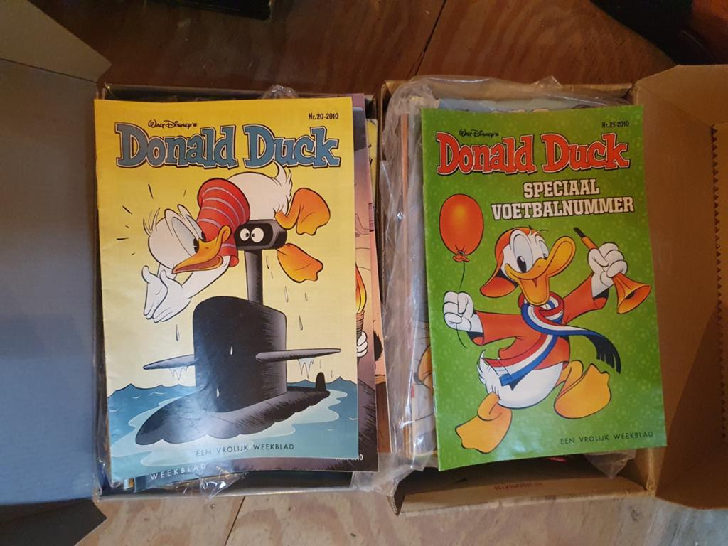 Donald Duck Weekblad - Voetbalnummer en meer, Ophalen of Verzenden, Gelezen, Overige typen
