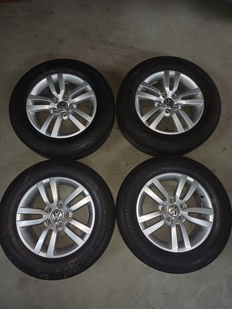 Wielen set vw tiguan, Auto-onderdelen, Banden en Velgen, 16 inch, Banden en Velgen, Ophalen of Verzenden, Personenwagen
