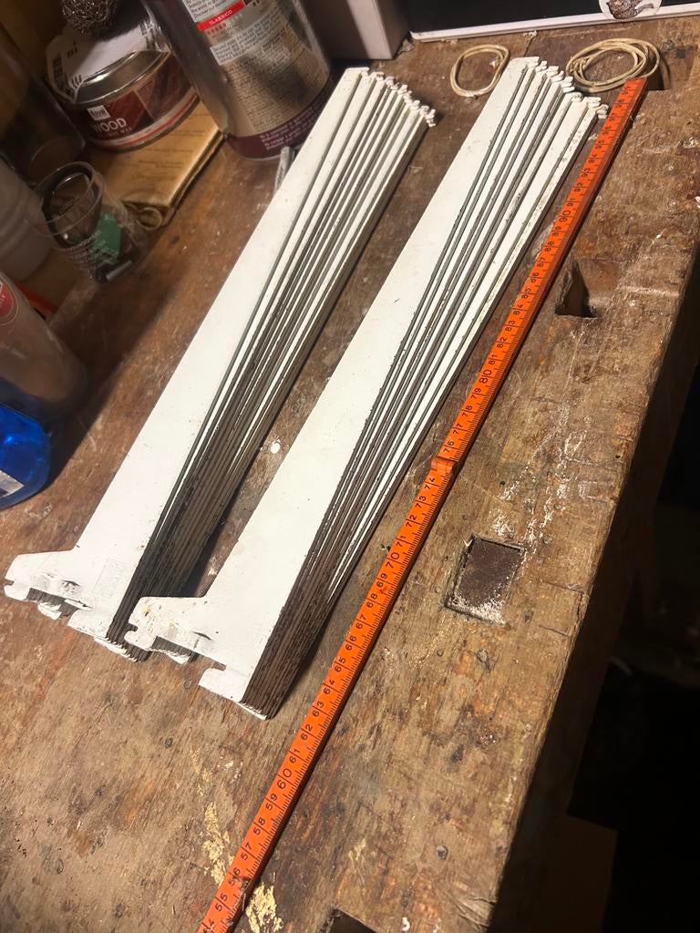 Planken dragers en driehoek dragers voor aan de muren, Ophalen, Gebruikt, IJzer