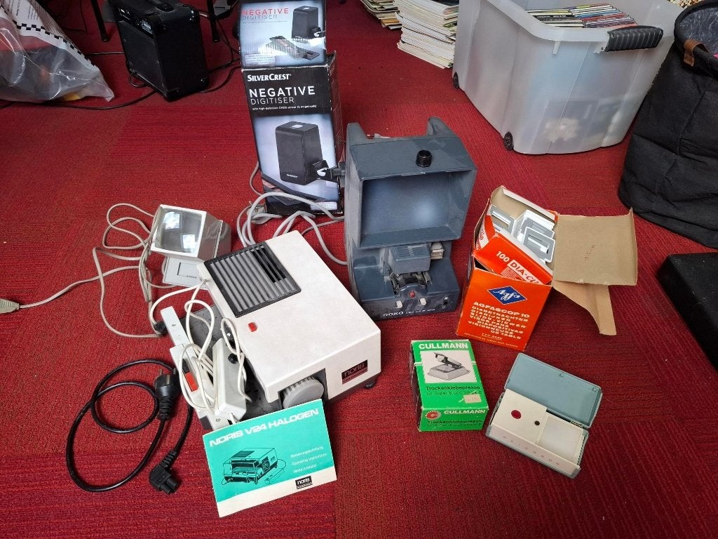 diaprojector Noris V24  met toebehoren, Ophalen, Gebruikt, Met scherm