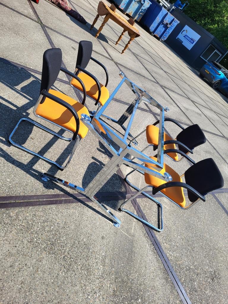 4 stoelen met tafelonderstel (excl. blad) - 180x90 blad, Gebruikt, Overige kleuren, Onbekend, Ophalen of Verzenden