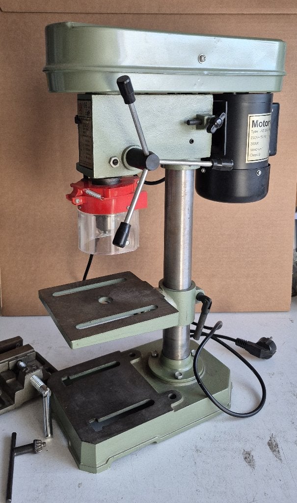 Tafelboormachine, Ophalen, Gebruikt, Minder dan 400 watt, Kolomboormachine
