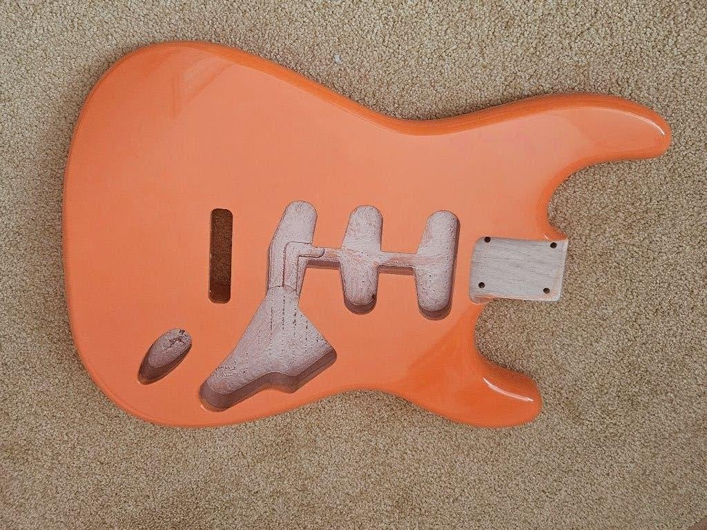 Stratocaster body SSS in alder en met nitro lak, Muziek en Instrumenten, Instrumenten | Onderdelen, Ophalen of Verzenden, Nieuw