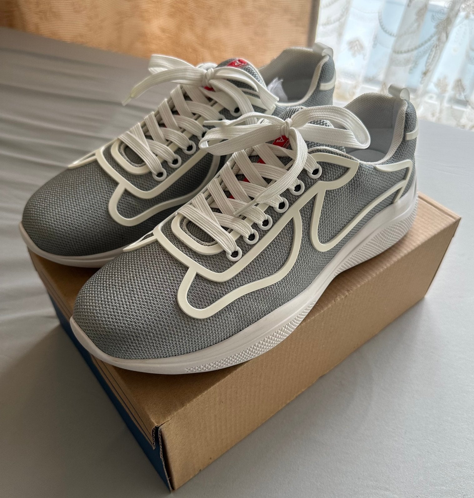 Prada sneakers, Ophalen, Zo goed als nieuw, Zwart