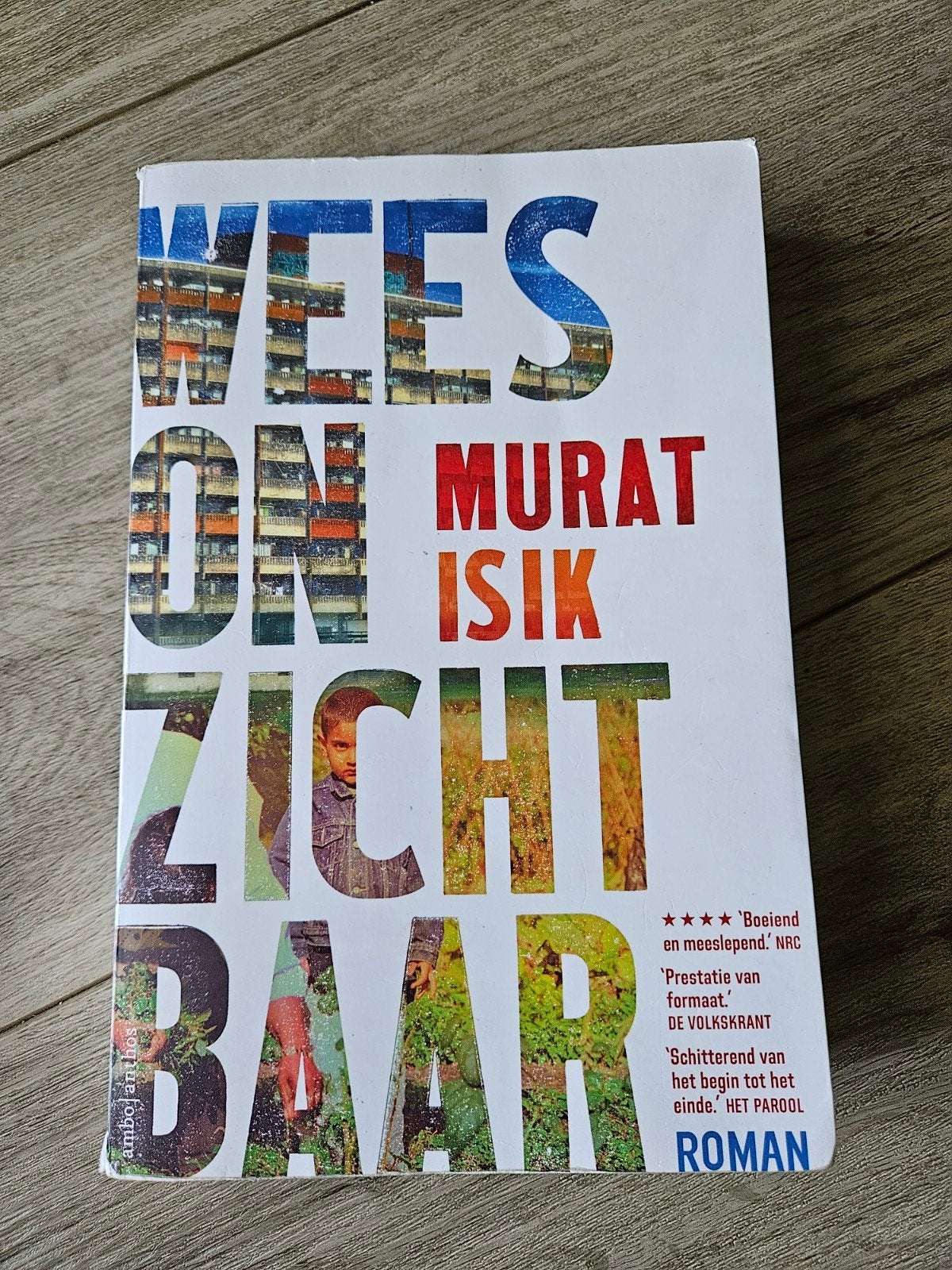 boek: Murat Isik - Wees onzichtbaar, Ophalen of Verzenden, Gelezen, Murat Isik