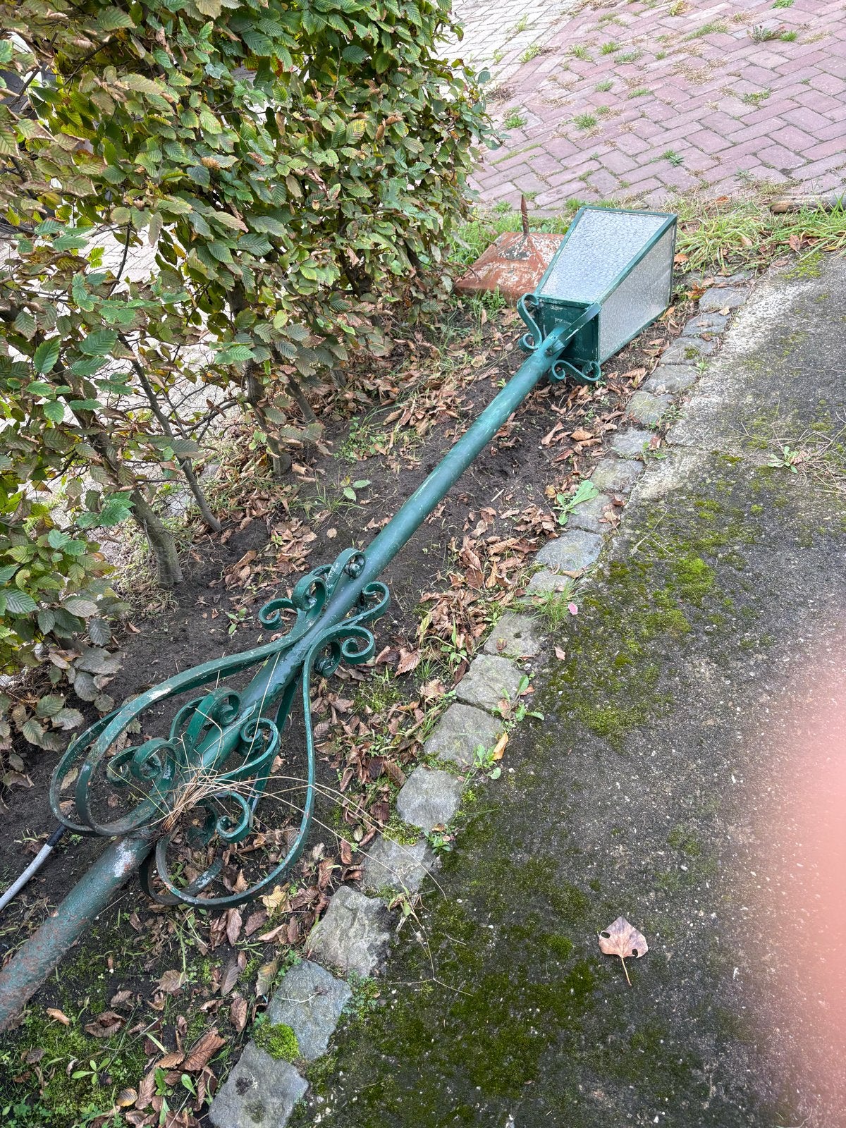 Oude lantaarnpaal met sierlijke details, Ophalen of Verzenden