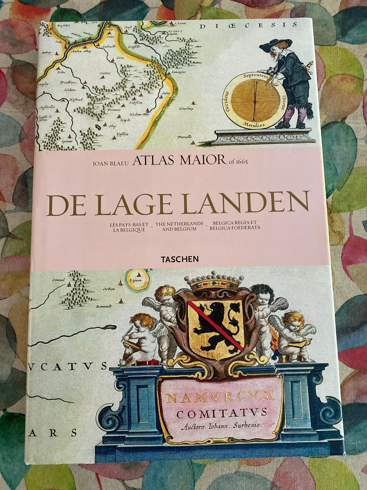 Atlas Maior van Joan Blaeu - De Lage Landen (Taschen), Boeken, Atlassen en Landkaarten, Ophalen, Overige atlassen, Zo goed als nieuw