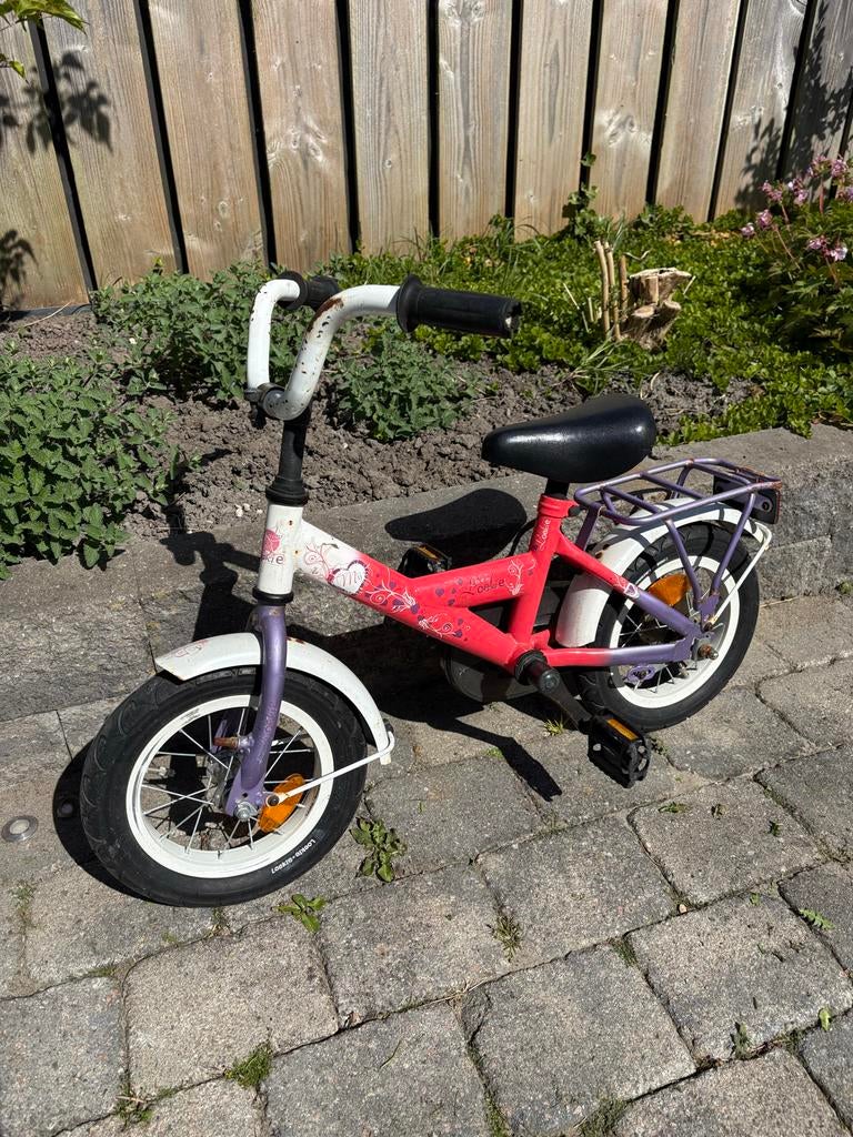 Kinderfiets Loekie rose/paars met bagagedrager, Ophalen, Gebruikt, Terugtraprem, Minder dan 16 inch
