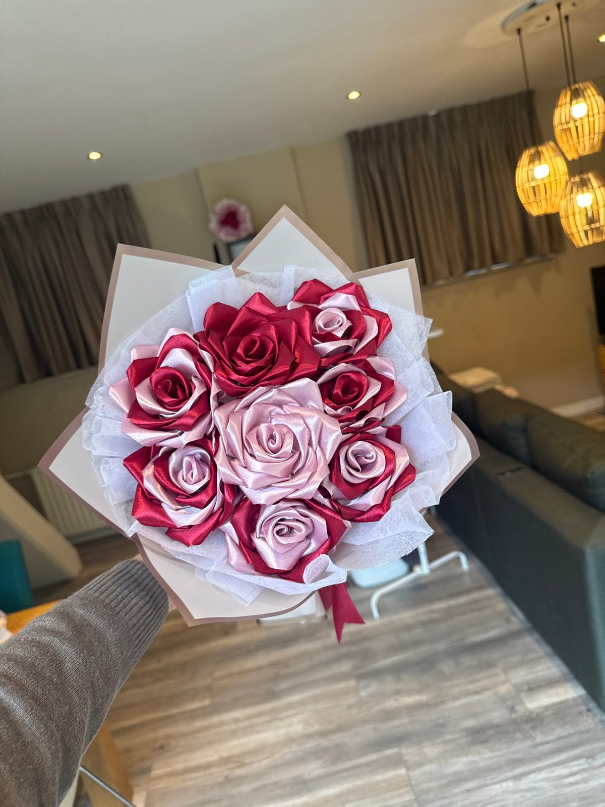 Prachtig Boeket Kunstbloemen - Roze en Rode Rozen, Binnen, Overige materialen, Nieuw, Ophalen of Verzenden