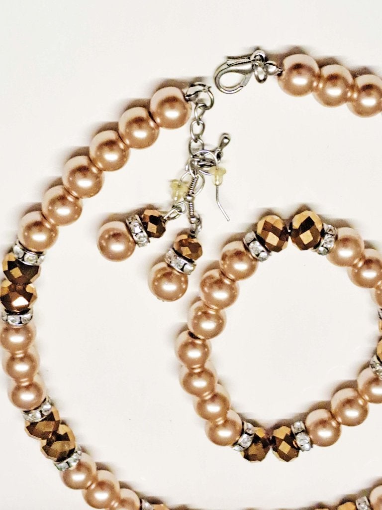 parels  met swarovski kralen ketting armband en oorbellen, Ophalen of Verzenden, Nieuw, Overige materialen, Met strass