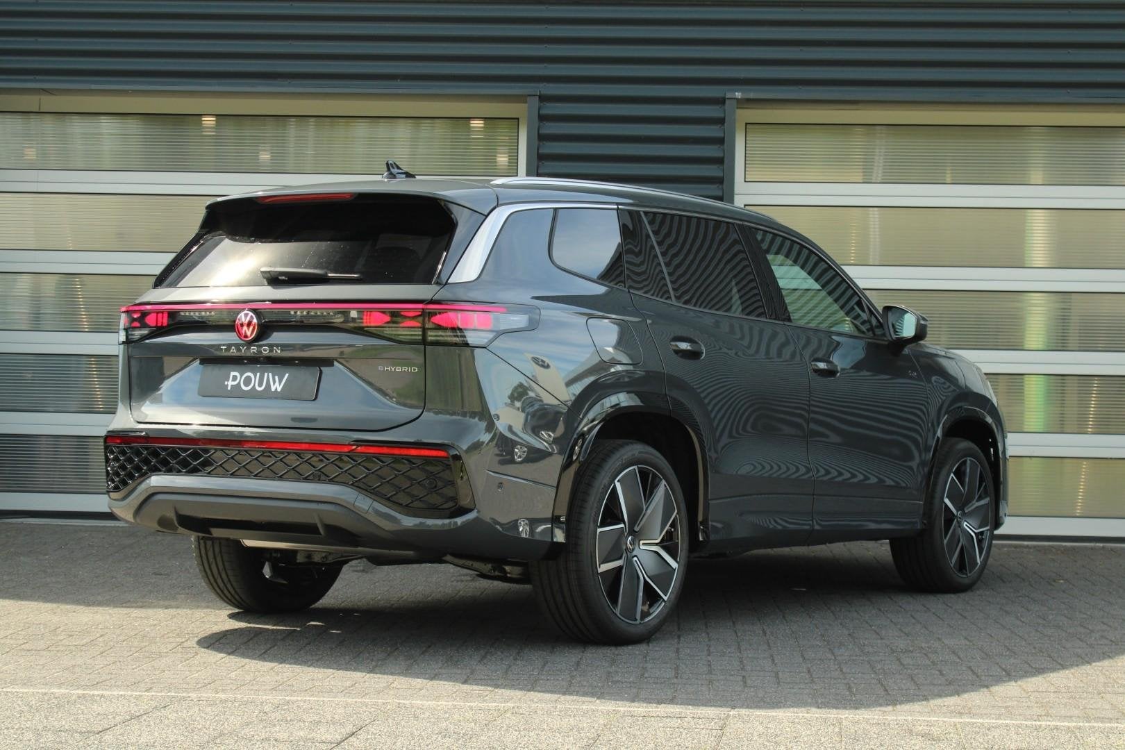 Volkswagen Tayron 1.5 eHybrid 204pk DSG R-Line Edition | Pan, 12 maanden, 1498 cc, 4 cilinders, 150 min