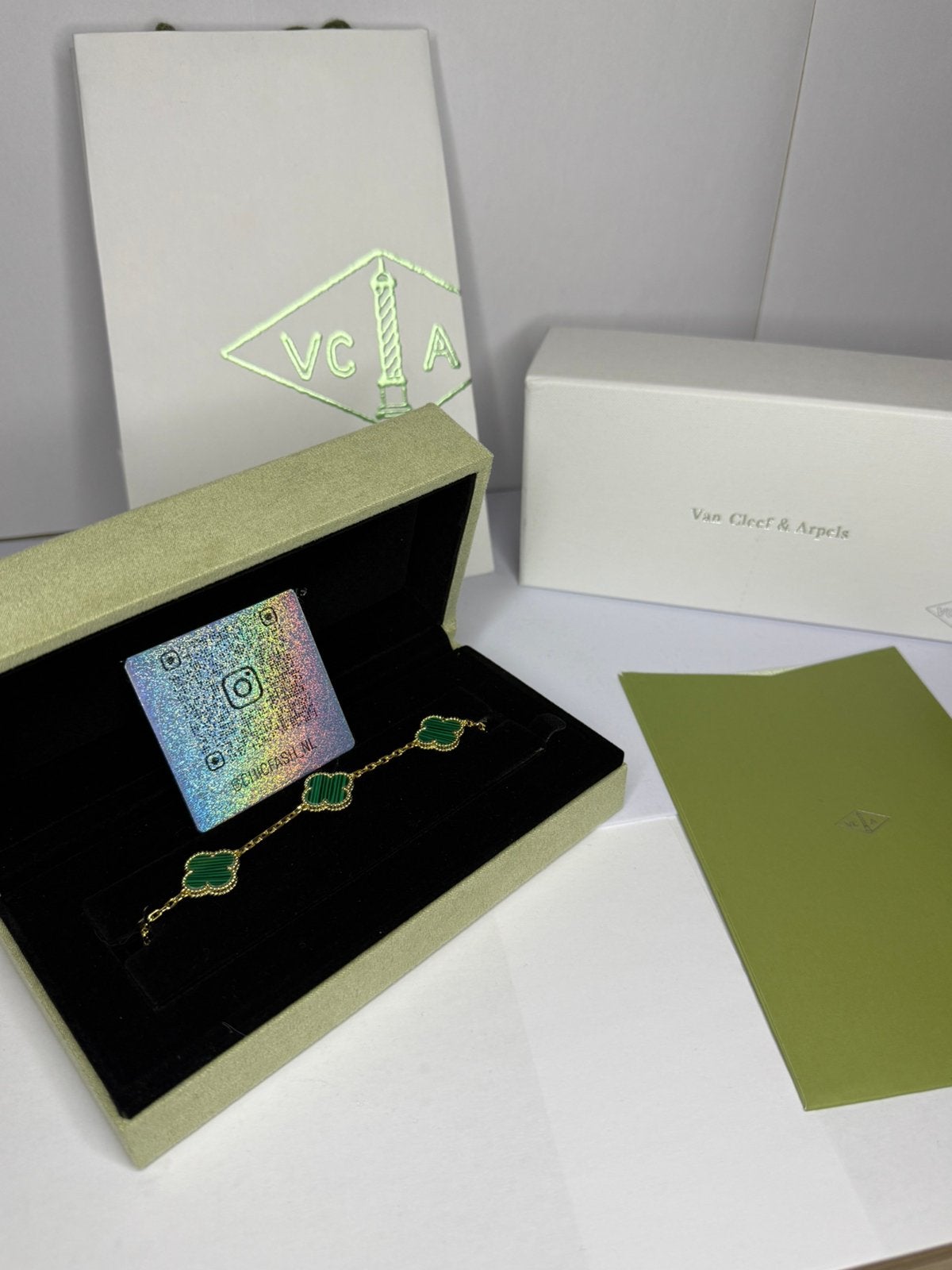 Van Cleef & Arpels Armband - Alhambra, Ophalen of Verzenden, Nieuw, Goud