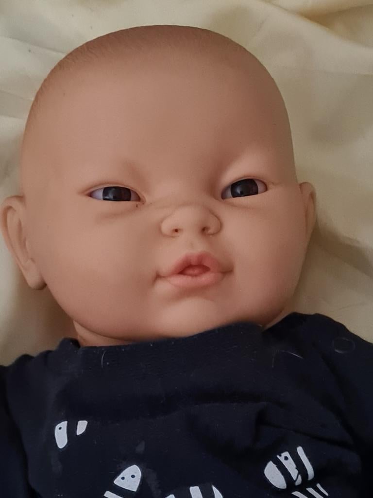 Z.G.A.N. Aziatische Babypop Jongen van The Doll Factory, Kinderen en Baby's, Speelgoed | Poppen, Ophalen of Verzenden, Zo goed als nieuw