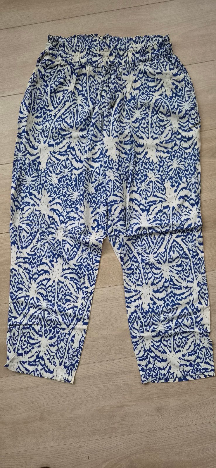 Fleurige broek, M&S mode, mt 40, Kleding | Dames, Maat 38/40 (M), M&S mode, Blauw, Ophalen of Verzenden