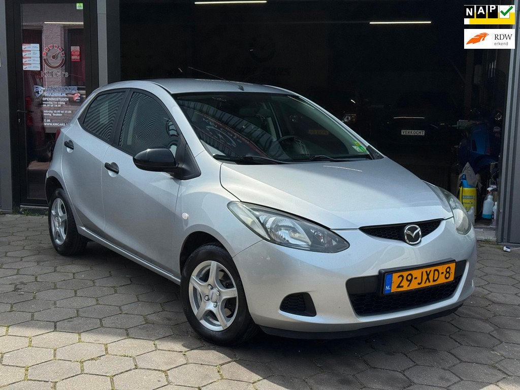 Mazda 2 1.3 S - NW APK - NAVI / CarPlay - Lm Velgen -, Auto's, Mazda, Stof, 4 cilinders, 4 stoelen, Origineel Nederlands