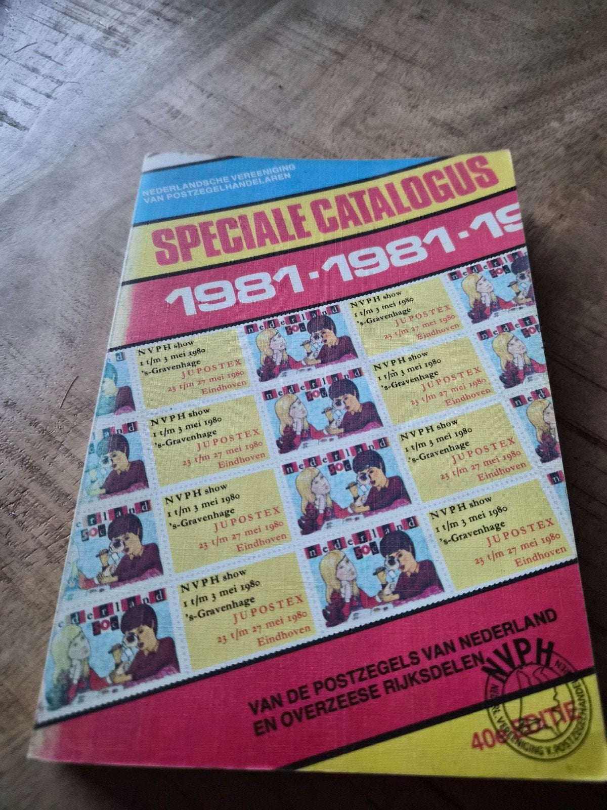 catalogus postzegels 1981, Ophalen of Verzenden, Zo goed als nieuw