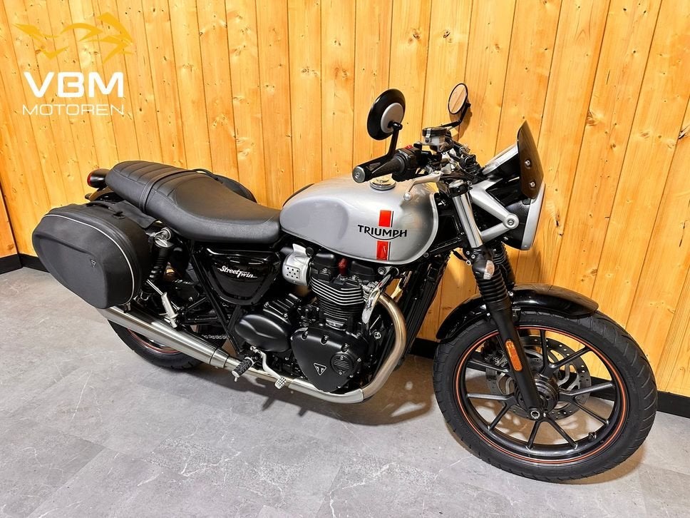 Triumph Street Twin 900 Street-Twin van 1e eigenaar!, Motoren, 2 cilinders, Motorrijbewijs A, Bedrijf, Meer dan 35 kW