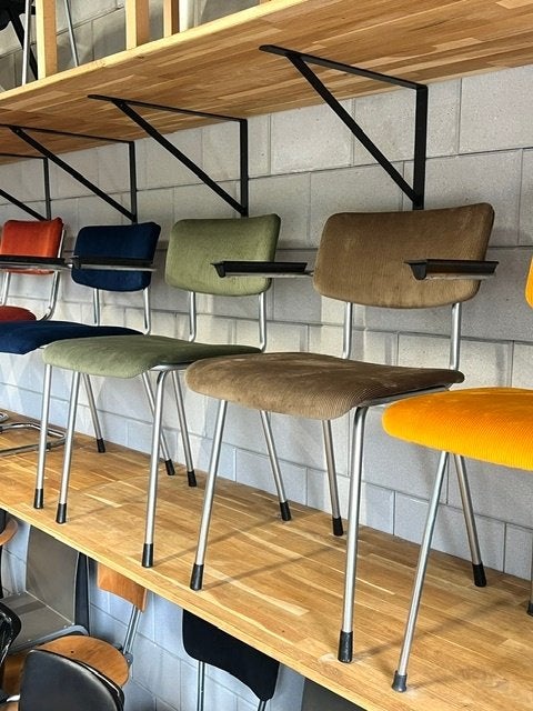 Gispen 1235 + 1231 eettafelstoelen 32x vintage prijs p/stuk, Gebruikt, Overige kleuren, Leer, .