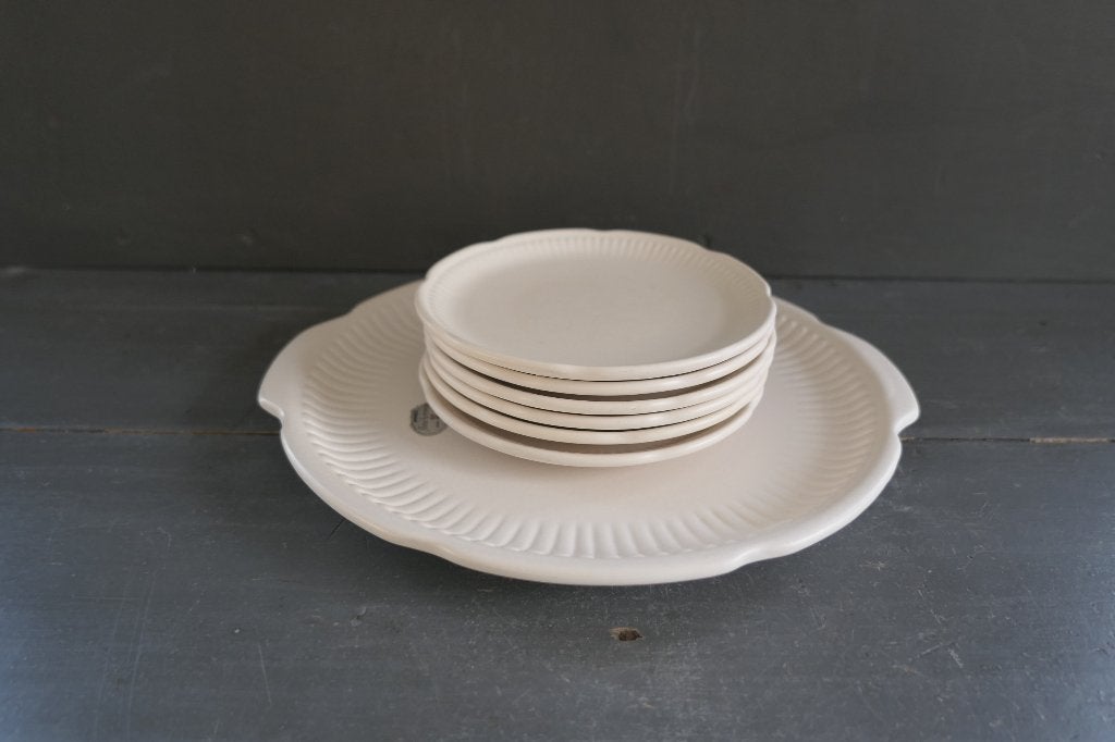 Vintage Flora Keramiek Gouda Holland gebakset, Huis en Inrichting, Keuken | Servies, Gebruikt, Verzenden, Schaal of Schalen, Klassiek