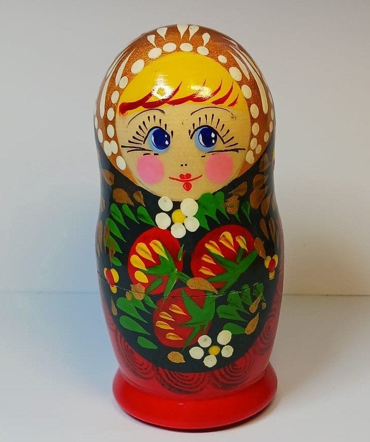 Russische matroesjka, Ophalen of Verzenden, Zo goed als nieuw, Mens