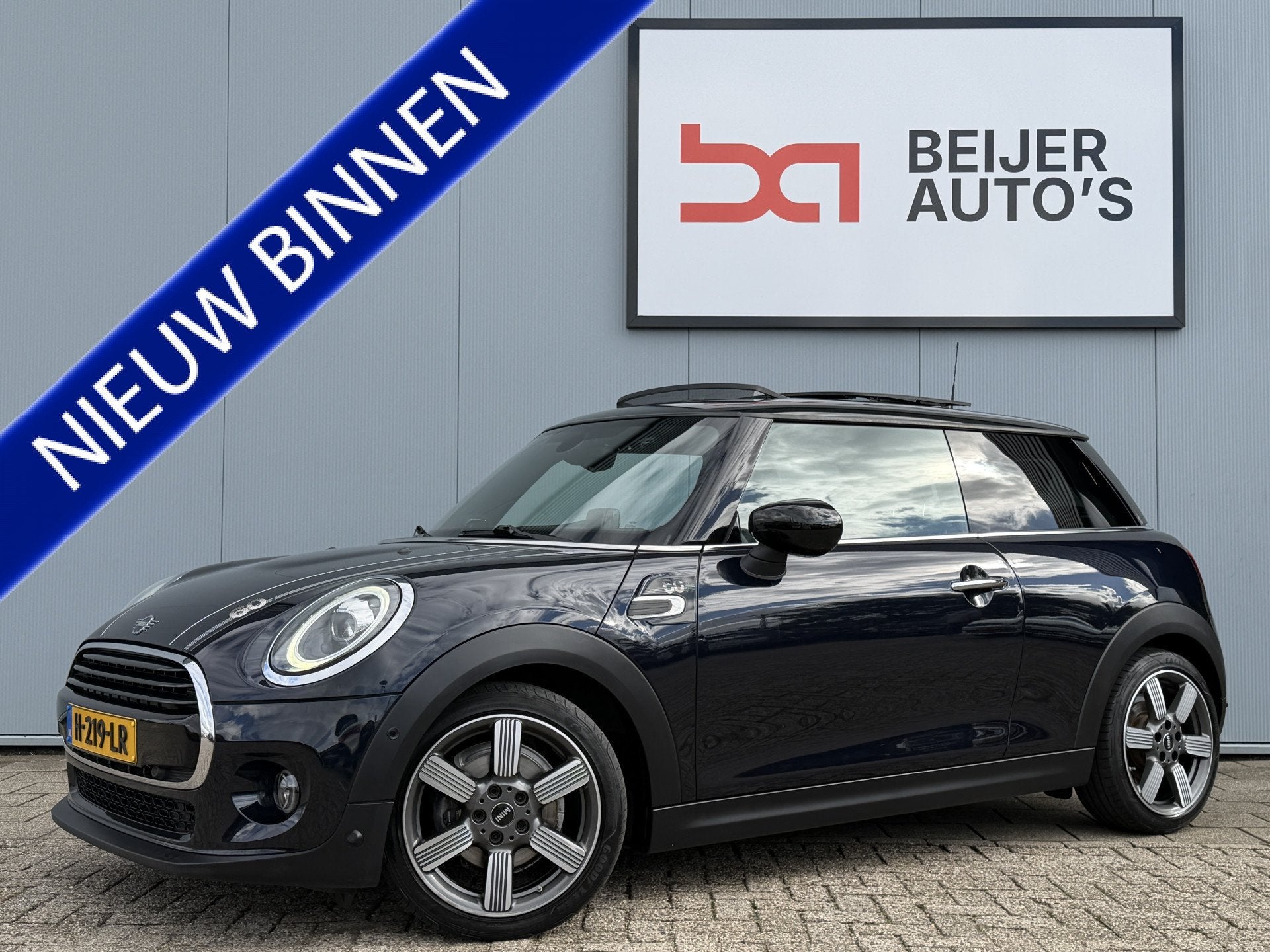 MINI 3-deurs 1.5 Cooper 60 Years Edition Automaat/Pano/Harma, Dealer onderhouden, 136 pk, Gebruikt, Euro 6