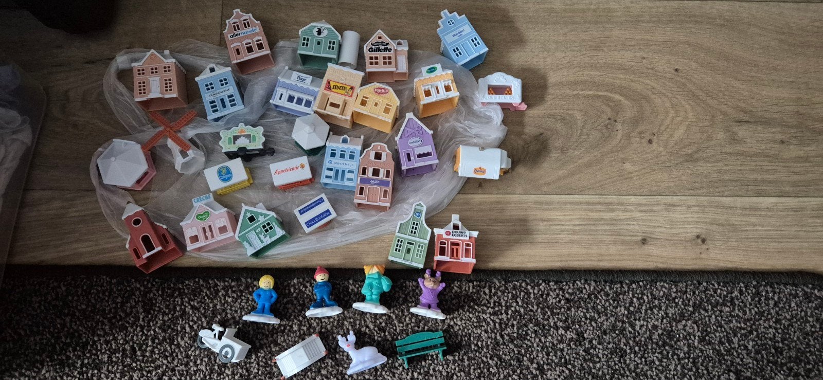 Set 1 Albert Heijn huisjes winterdorp, Verzamelen, Supermarktacties, Albert Heijn, Ophalen of Verzenden