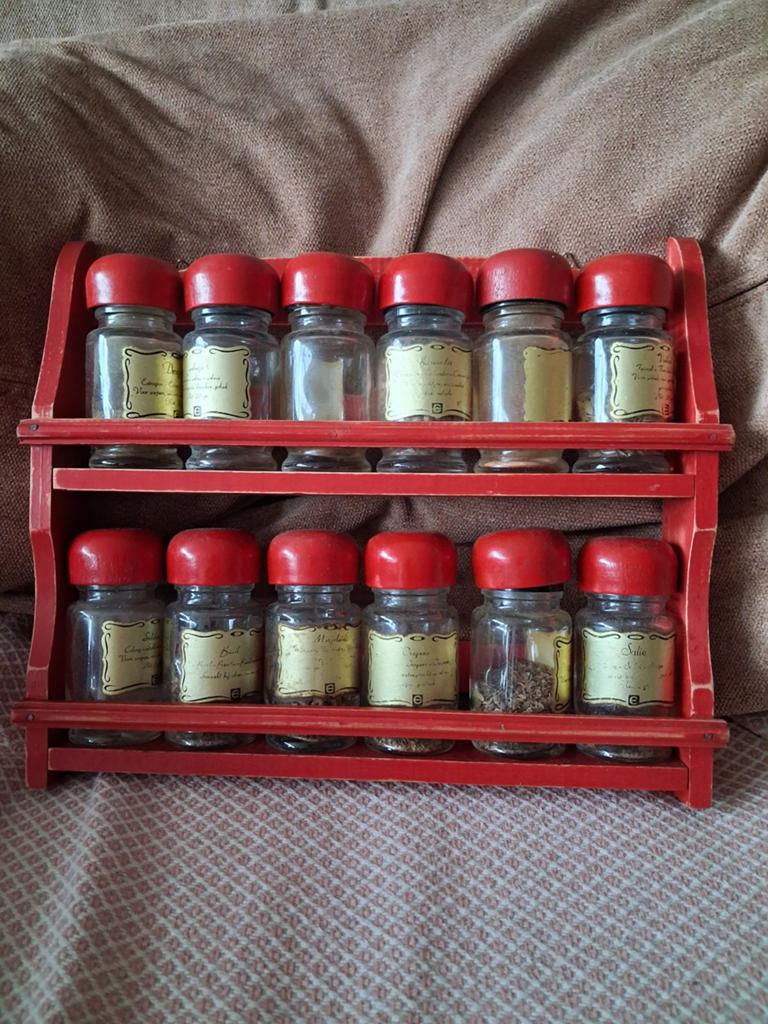 Vintage kruidenrek met kruidenpotjes, Ophalen, Gebruikt