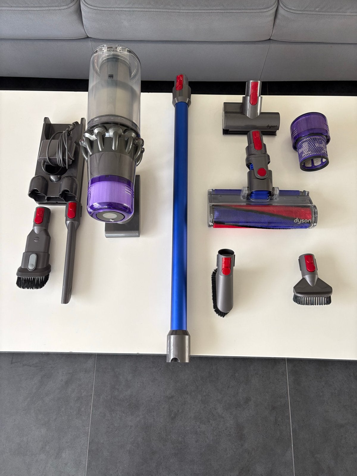 Dyson V11 Fluffy steelstofzuiger - Zo goed als nieuw, Draadloos, Ophalen of Verzenden, Zo goed als nieuw, Dyson