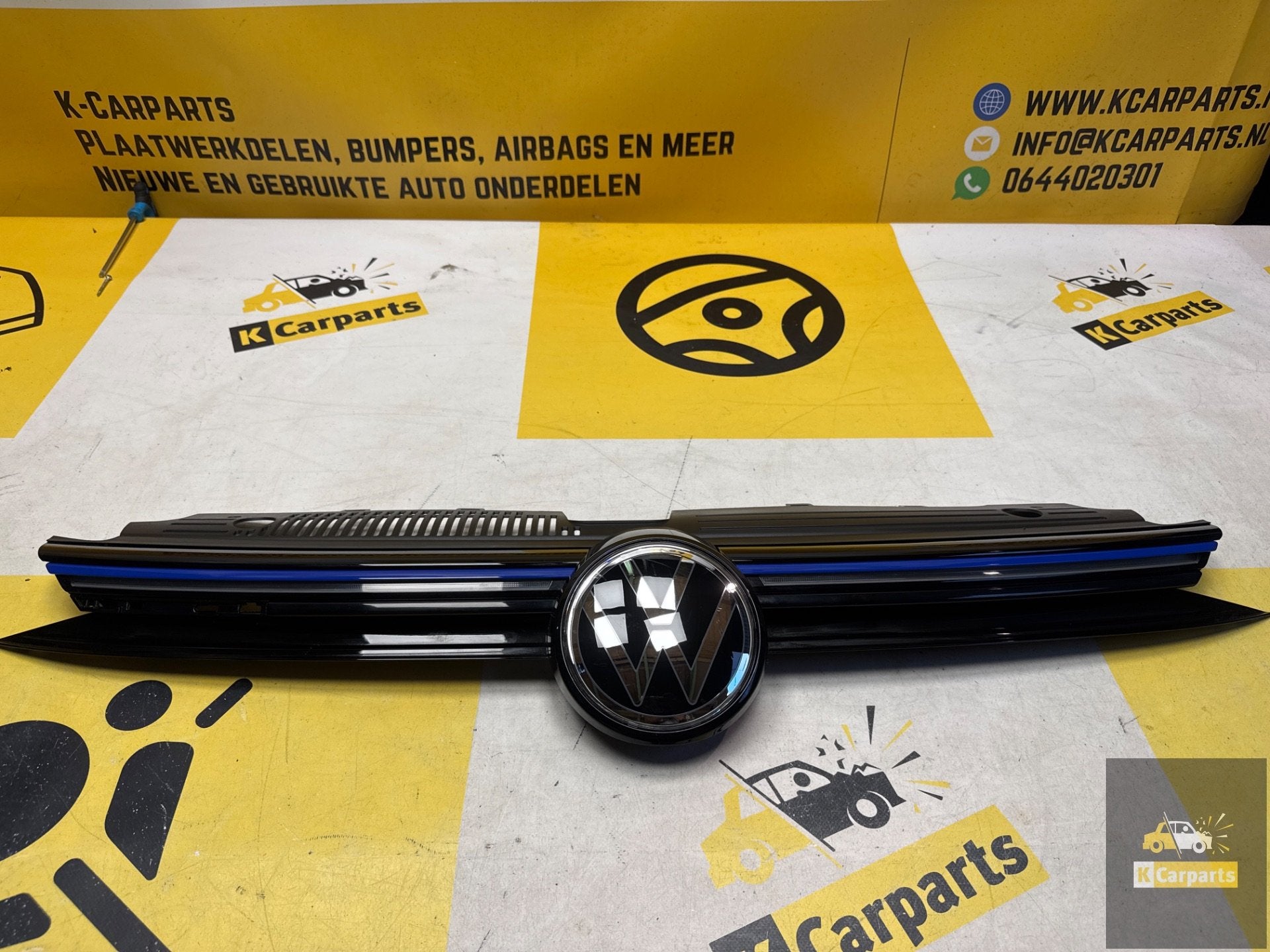 VW Golf 8 VIII 8.5 LED GRILL GTE R 5H0853651BE