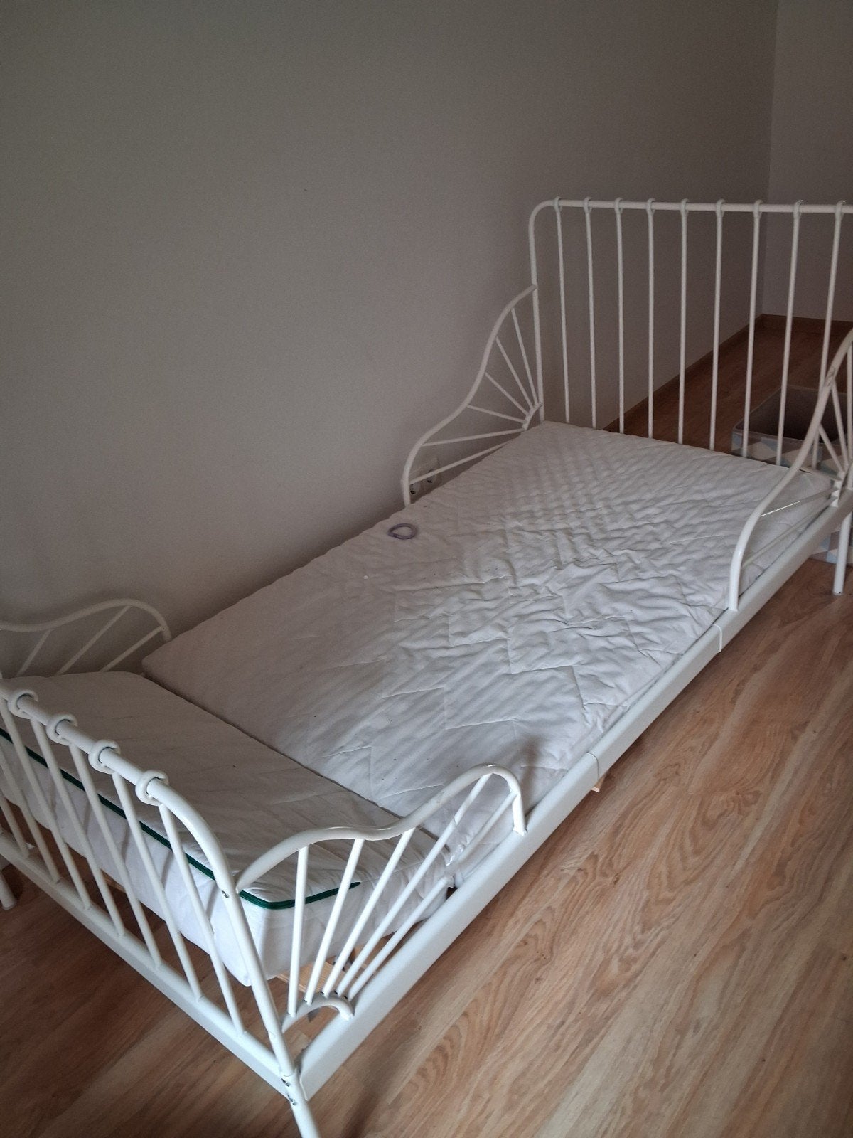 MINNDN extendible bed, Ophalen of Verzenden, 180 cm of meer, 85 tot 100 cm